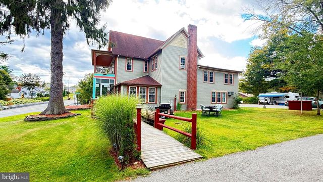 87 MILANVILLE RD, Beach Lake, PA 18405