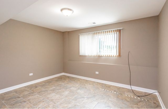 7840 Cronin Avenue, Justice, IL 60458