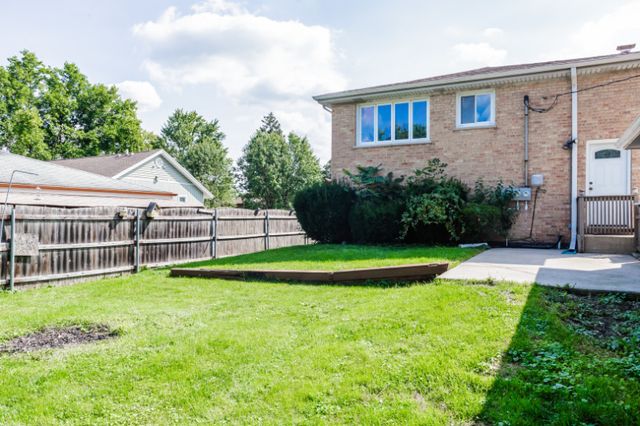 7840 Cronin Avenue, Justice, IL 60458