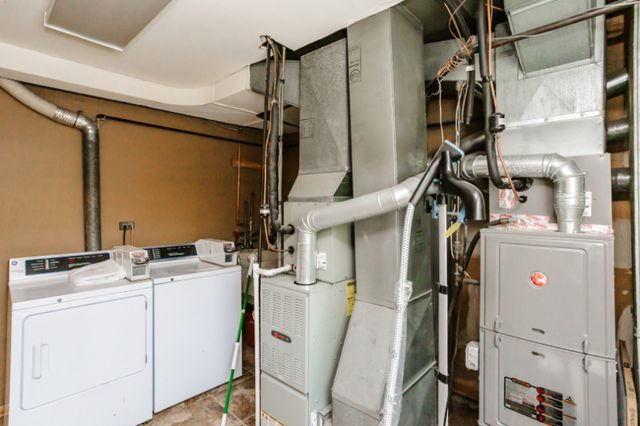 7840 Cronin Avenue, Justice, IL 60458