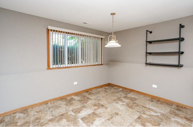 7840 Cronin Avenue, Justice, IL 60458