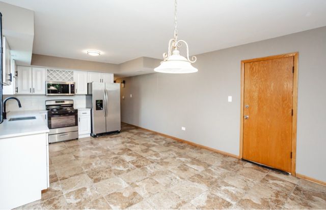 7840 Cronin Avenue, Justice, IL 60458