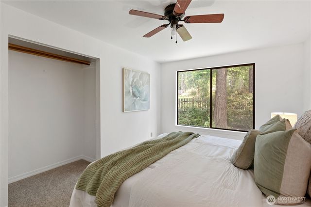 60 E Christmas Tree Place, Belfair, WA 98528