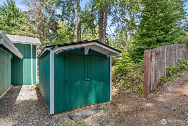 60 E Christmas Tree Place, Belfair, WA 98528