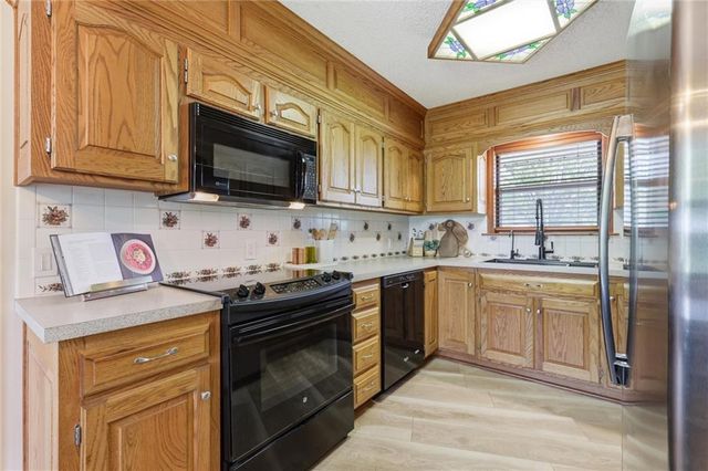 24324 Old KC Road, Paola, KS 66071