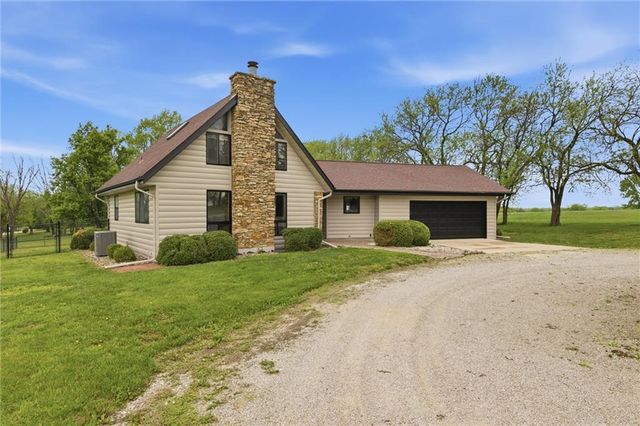 24324 Old KC Road, Paola, KS 66071