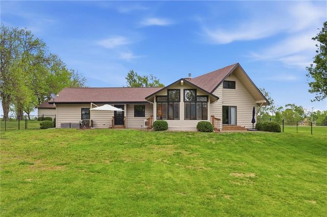 24324 Old KC Road, Paola, KS 66071