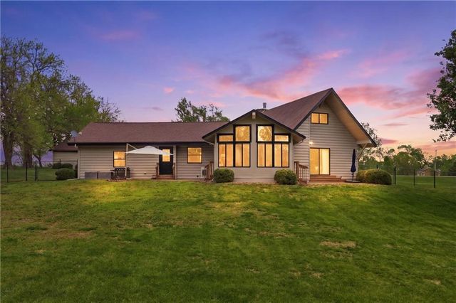 24324 Old KC Road, Paola, KS 66071