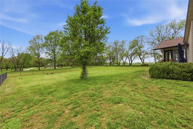 24324 Old KC Road, Paola, KS 66071