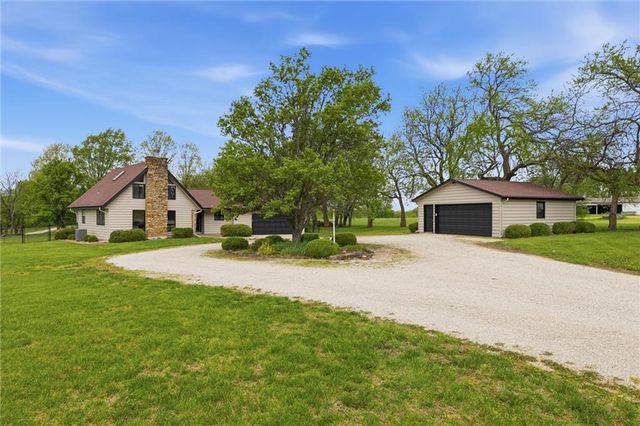24324 Old KC Road, Paola, KS 66071
