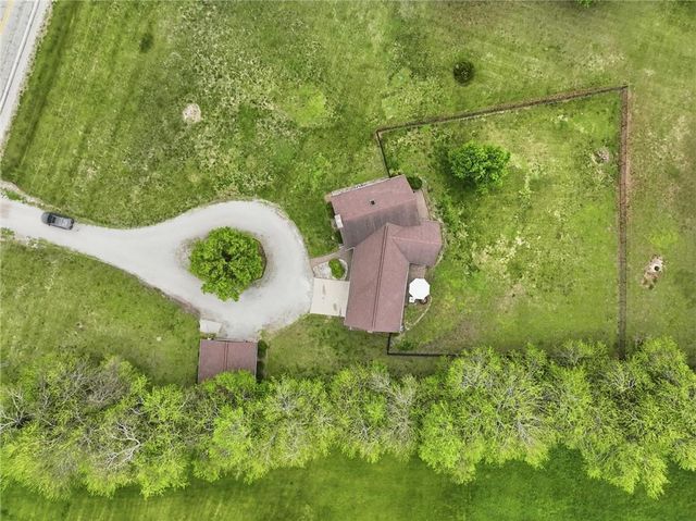 24324 Old KC Road, Paola, KS 66071