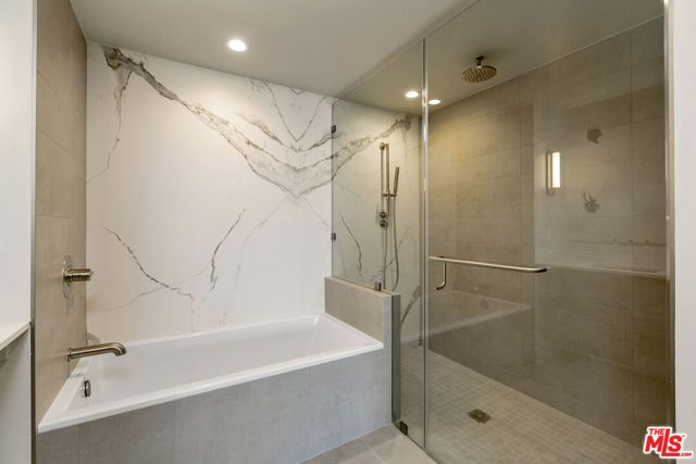 11837 Mayfield Avenue PH5, Los Angeles, CA 90049