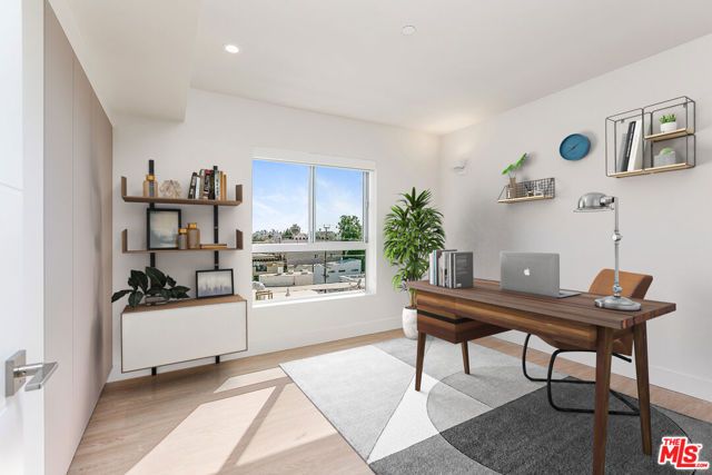 11837 Mayfield Avenue PH5, Los Angeles, CA 90049