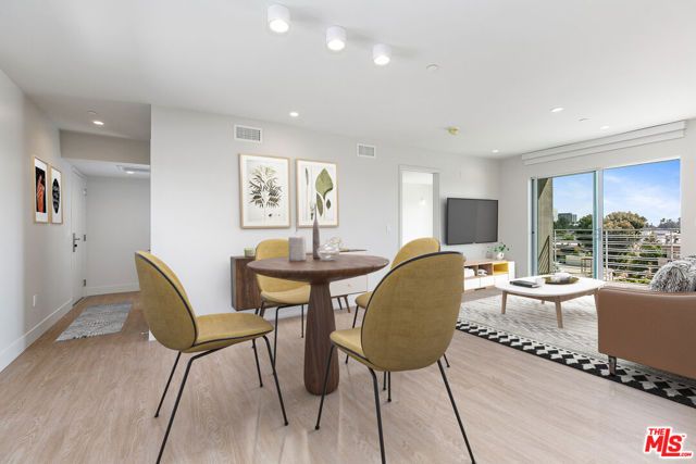 11837 Mayfield Avenue PH5, Los Angeles, CA 90049