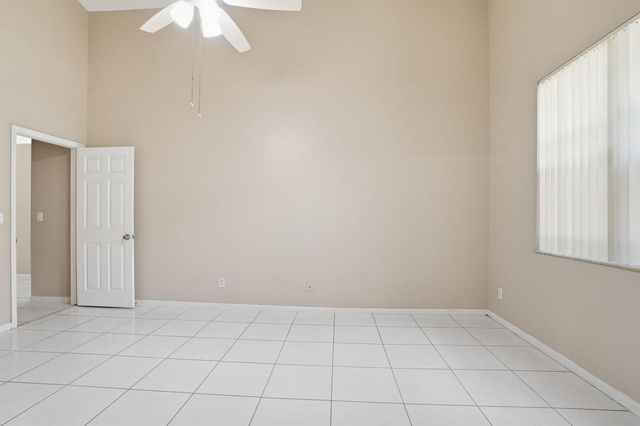 1495 SW 105th Avenue, Pembroke Pines, FL 33025