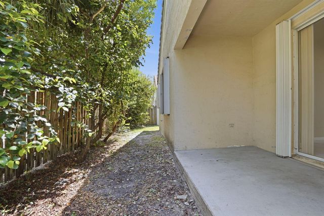 1495 SW 105th Avenue, Pembroke Pines, FL 33025