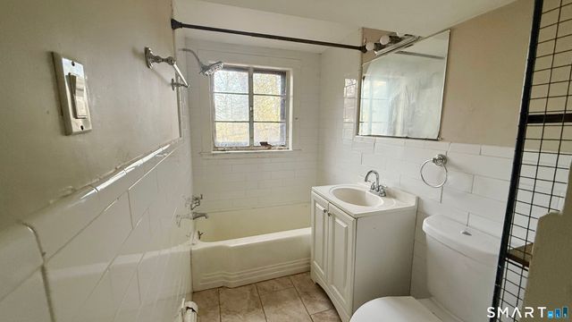 198 Good Hill Road, Oxford, CT 06478