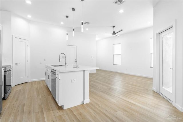2709 W Kerria Avenue, Mcallen, TX 78501