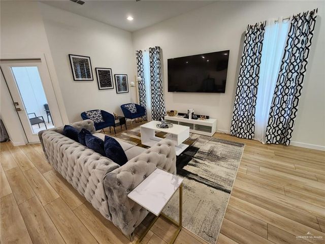 2709 W Kerria Avenue, Mcallen, TX 78501