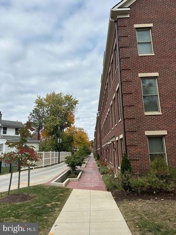 946 HEIGHTS ALY SE, Washington, DC 20032