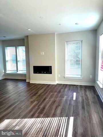 946 HEIGHTS ALY SE, Washington, DC 20032