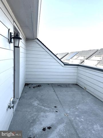 946 HEIGHTS ALY SE, Washington, DC 20032