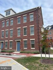 946 HEIGHTS ALY SE, Washington, DC 20032