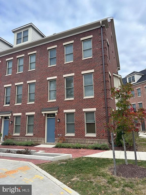 946 HEIGHTS ALY SE, Washington, DC 20032