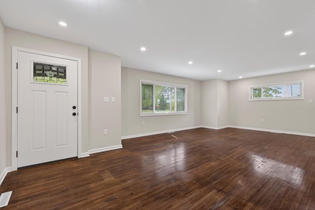 1404 Forest Park Avenue, Valparaiso, IN 46385