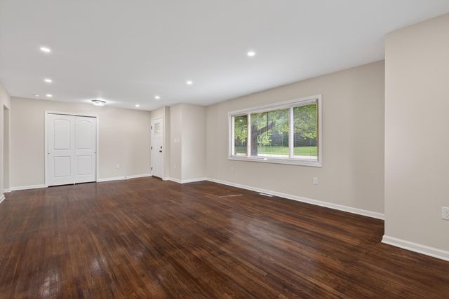 1404 Forest Park Avenue, Valparaiso, IN 46385