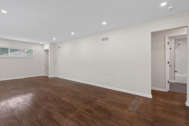 1404 Forest Park Avenue, Valparaiso, IN 46385