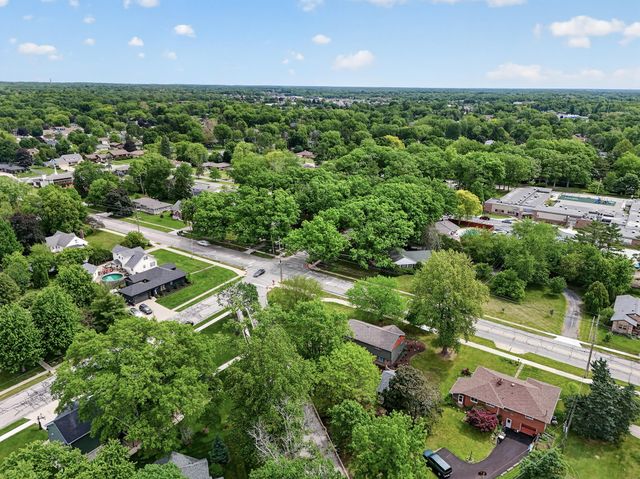 1404 Forest Park Avenue, Valparaiso, IN 46385