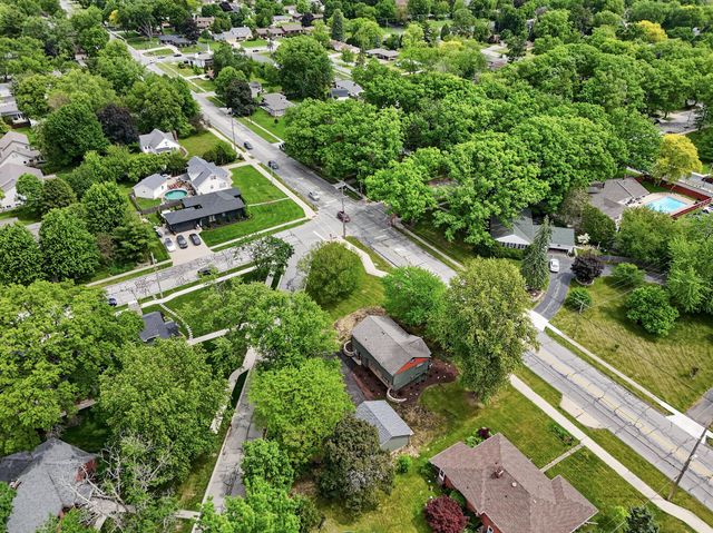 1404 Forest Park Avenue, Valparaiso, IN 46385