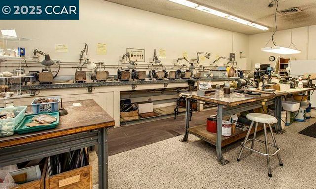 1832 Golden Rain Rd 6, Walnut Creek, CA 94595