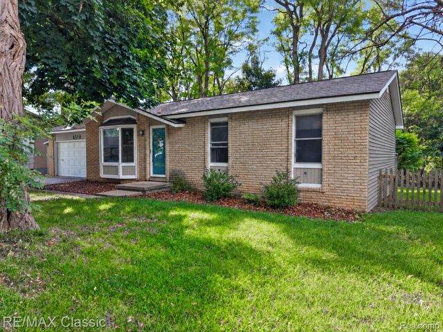 4510 Meadow Way, White Lake Charter Township, MI 48383