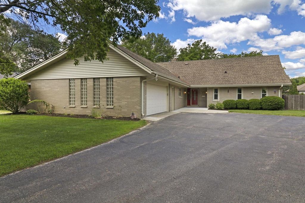 3456 N Wisconsin STREET, Racine, WI 53402