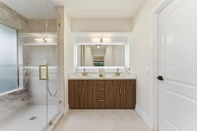 2 Dunbar Rd, Palm Beach Gardens, FL 33418