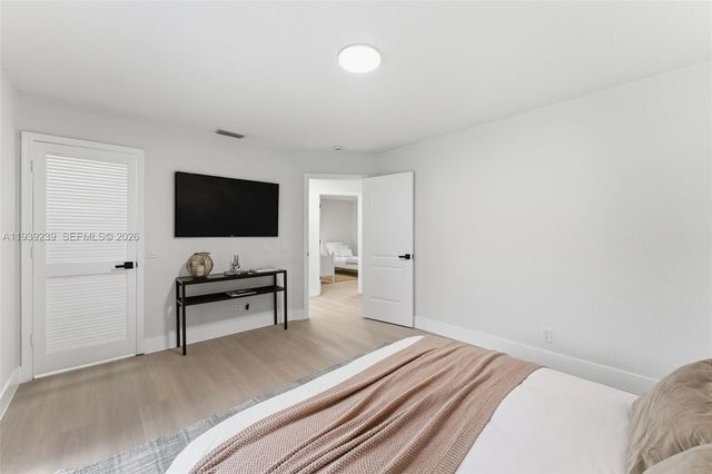 2 Dunbar Rd, Palm Beach Gardens, FL 33418