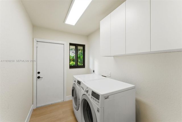 2 Dunbar Rd, Palm Beach Gardens, FL 33418