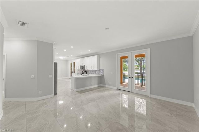 2859 Blossom CT, Naples, FL 34120