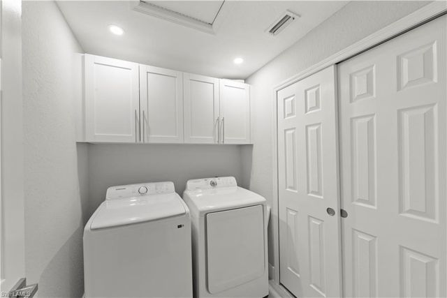 2859 Blossom CT, Naples, FL 34120