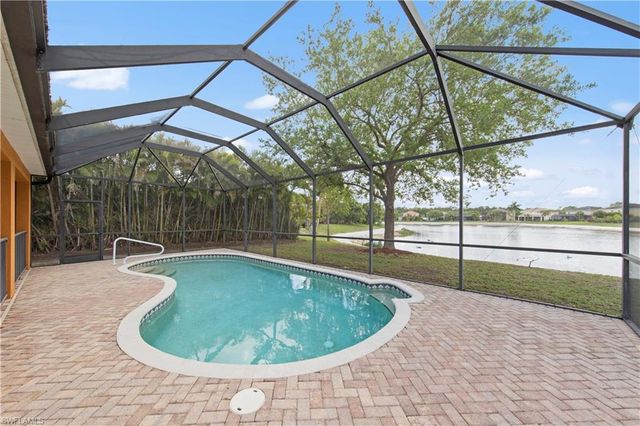 2859 Blossom CT, Naples, FL 34120