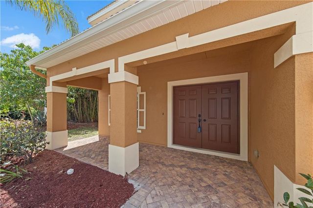 2859 Blossom CT, Naples, FL 34120