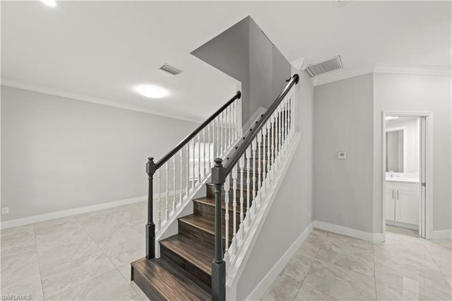 2859 Blossom CT, Naples, FL 34120