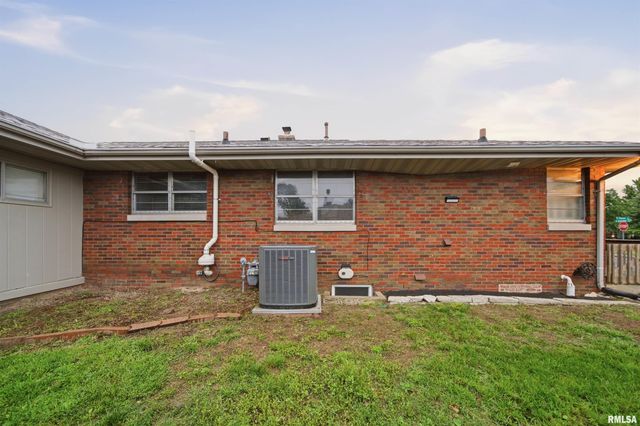 3607 N BIGELOW Street, Peoria, IL 61604