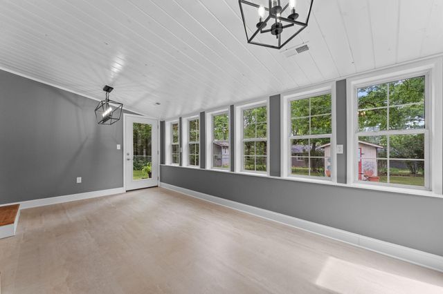 909 Cliff Drive, Branson, MO 65616