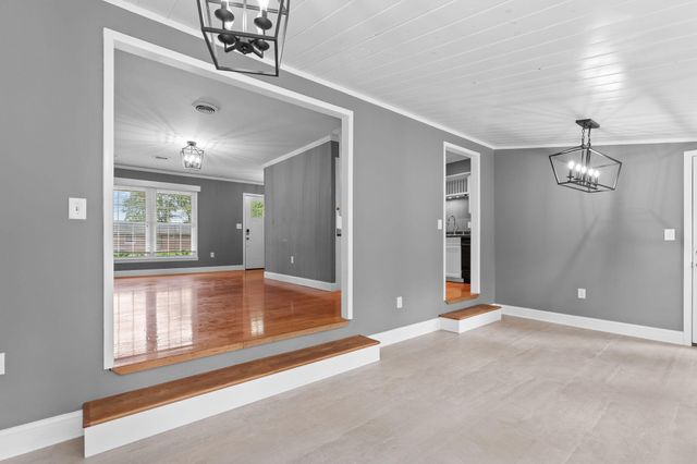 909 Cliff Drive, Branson, MO 65616
