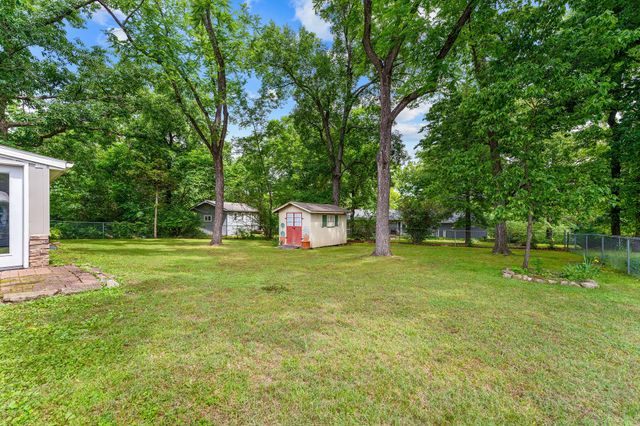 909 Cliff Drive, Branson, MO 65616
