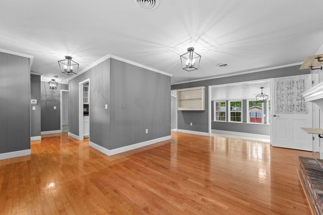 909 Cliff Drive, Branson, MO 65616