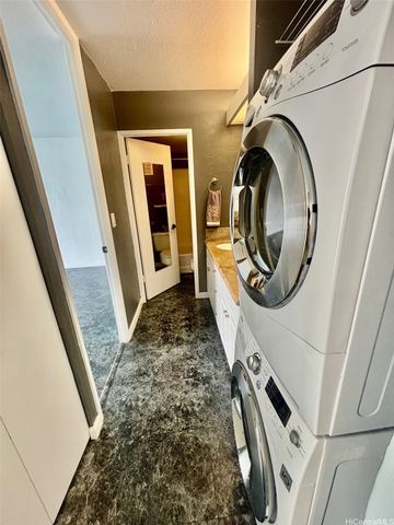 98-500 Koauka Loop 14E, Aiea, HI 96701